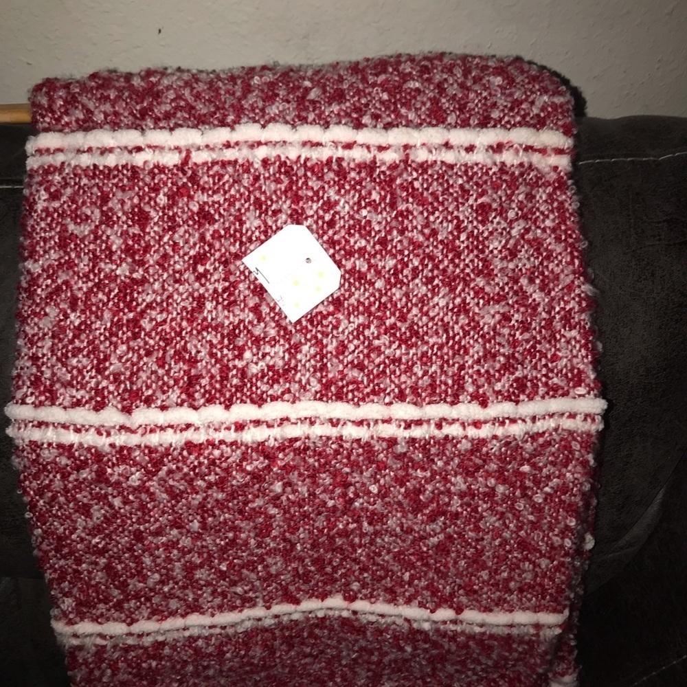 Max studio throw - Picture 2 of 2
